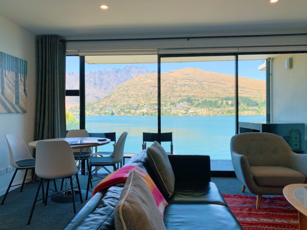 Queenstown Airbnb on the lake